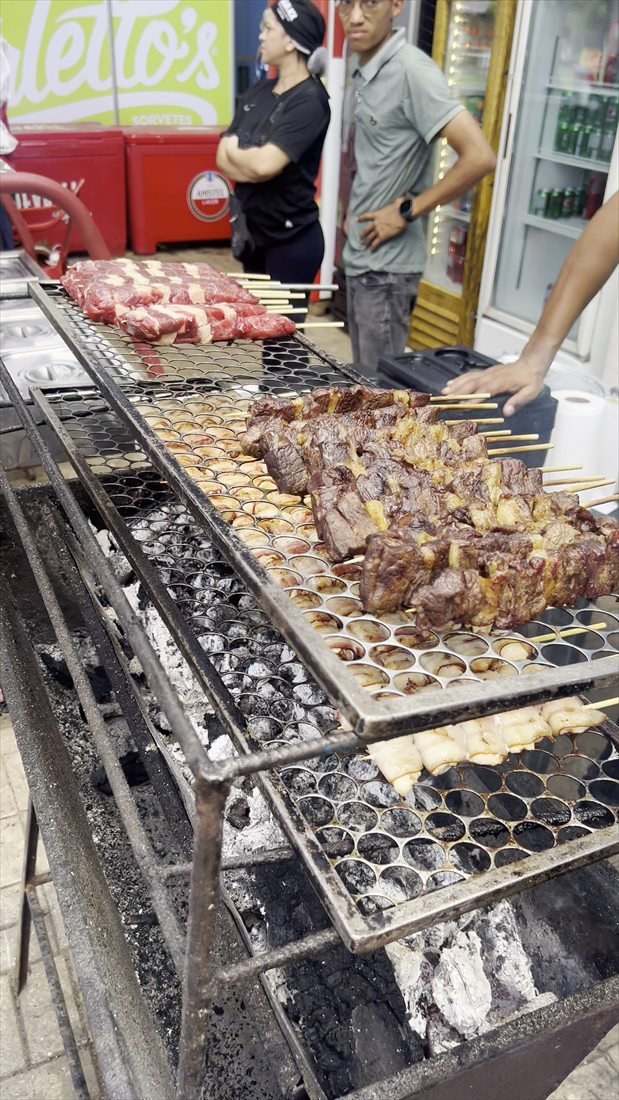 Churrasco na praça de alimentação da Copa Futebol Campeão