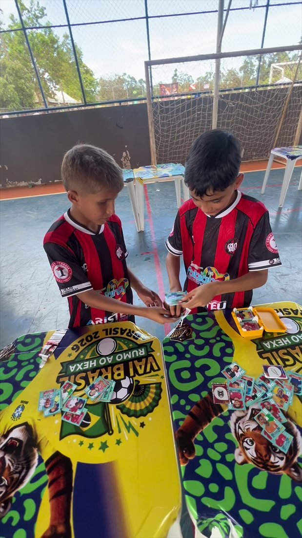 Troca de figurinhas na Copa Futebol Campeão